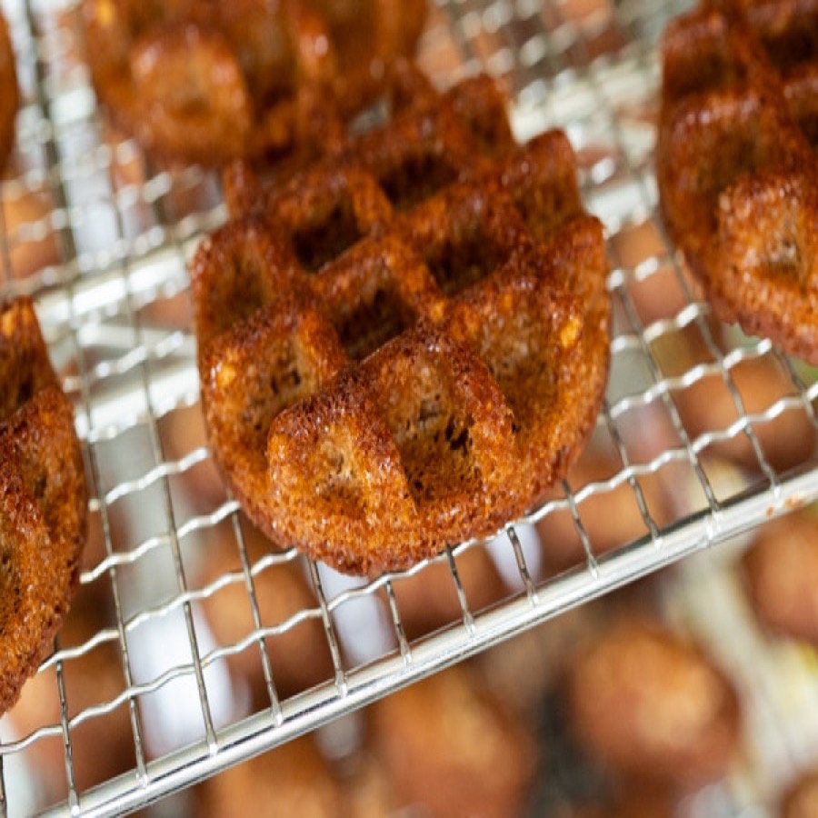 SOFT & SOLT BATTEER WAFFLE（RAGOM SWEETS LABO）